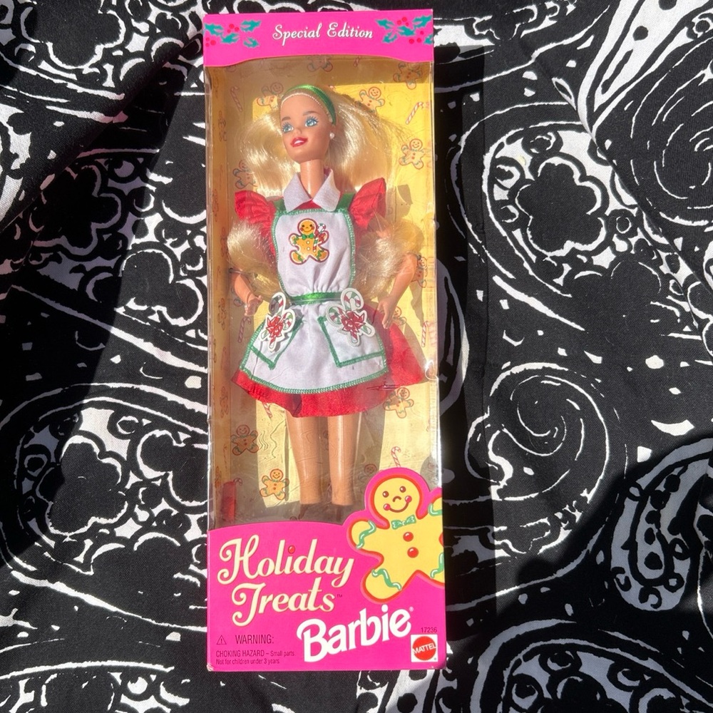 NEW! Vintage Barbie Doll 1997 Mattel Barbie Holiday Treats Special Edition